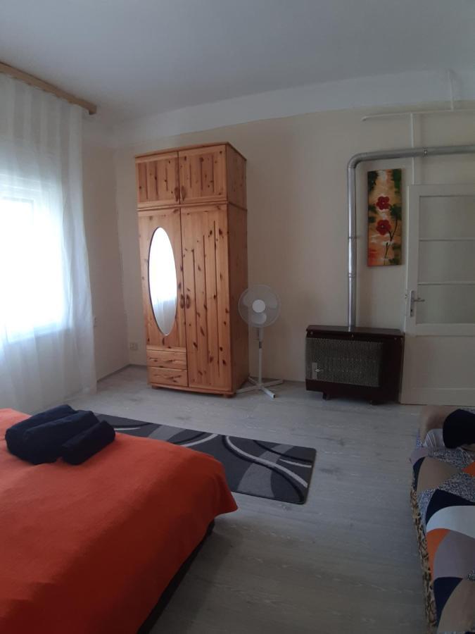 Minibali Apartmanok Сиофок Екстериор снимка